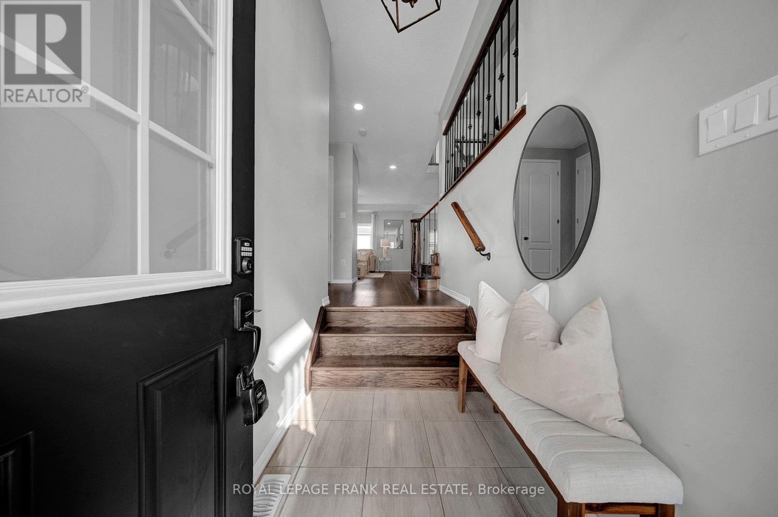 












19 JACK ROACH ST STREET

,
Clarington (Bowmanville),




Ontario
L1C0S8

