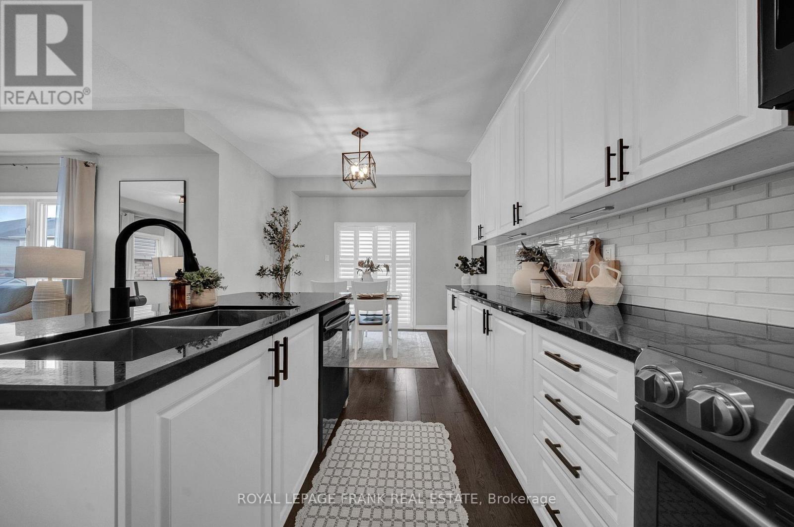 












19 JACK ROACH ST STREET

,
Clarington (Bowmanville),




Ontario
L1C0S8

