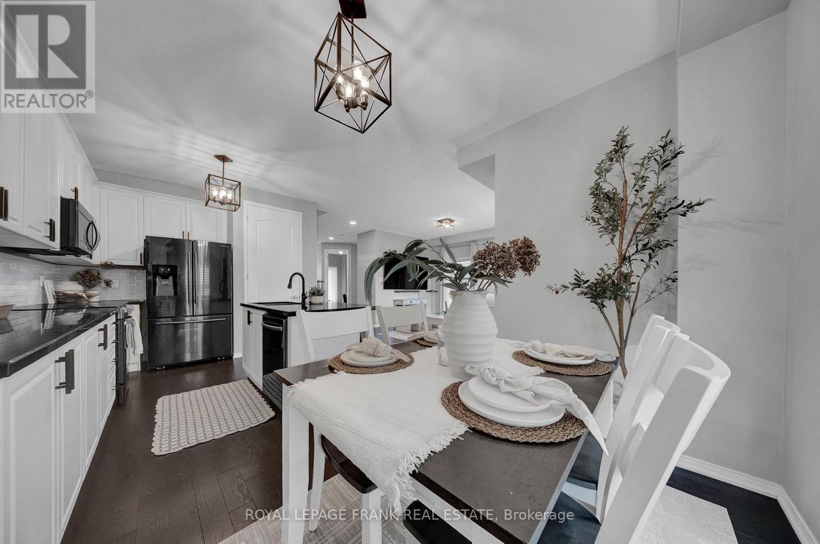 












19 JACK ROACH ST STREET

,
Clarington (Bowmanville),




Ontario
L1C0S8

