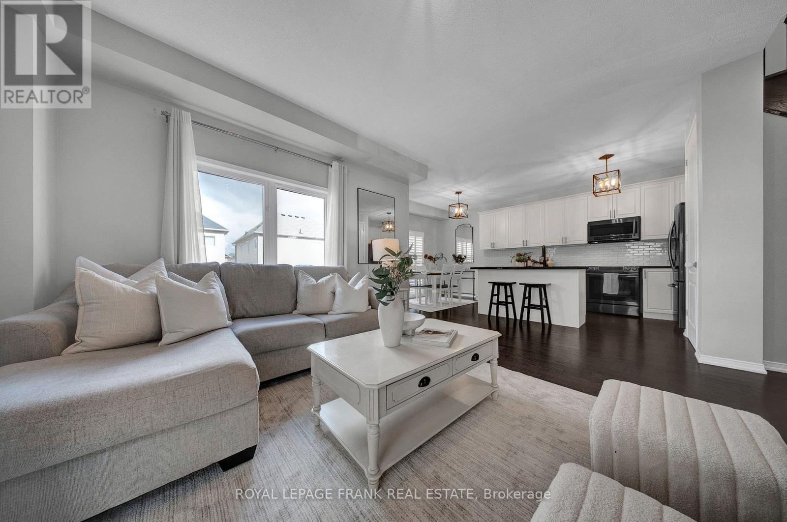 












19 JACK ROACH ST STREET

,
Clarington (Bowmanville),




Ontario
L1C0S8

