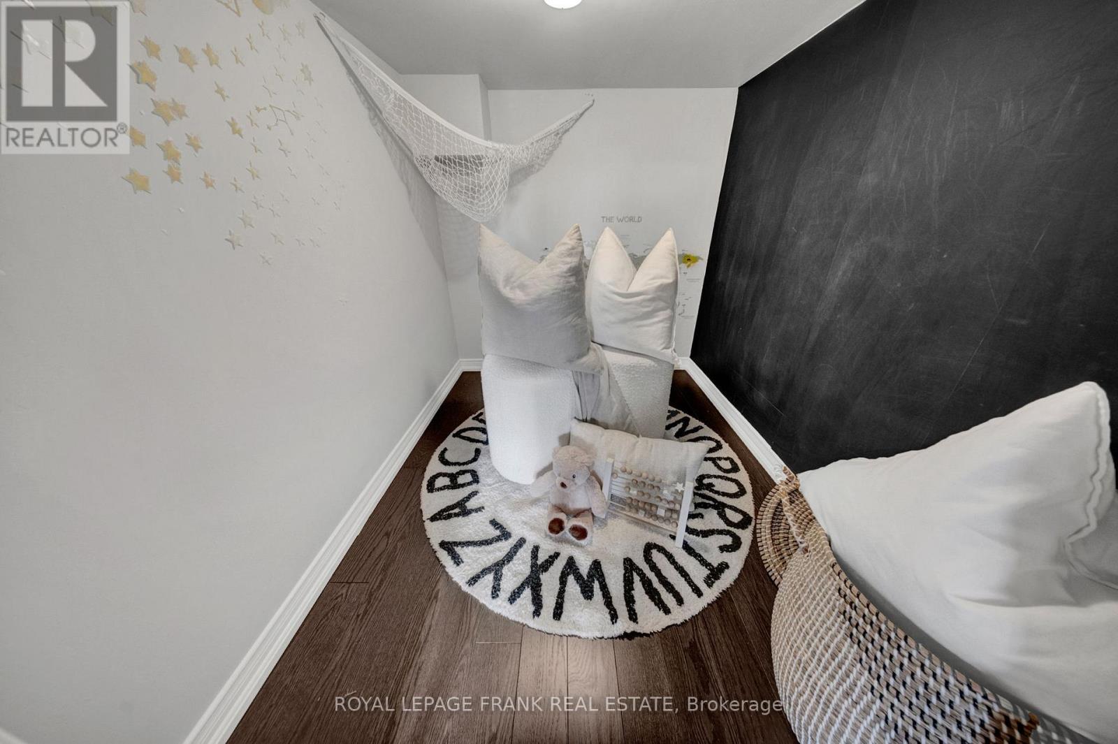 












19 JACK ROACH ST STREET

,
Clarington (Bowmanville),




Ontario
L1C0S8

