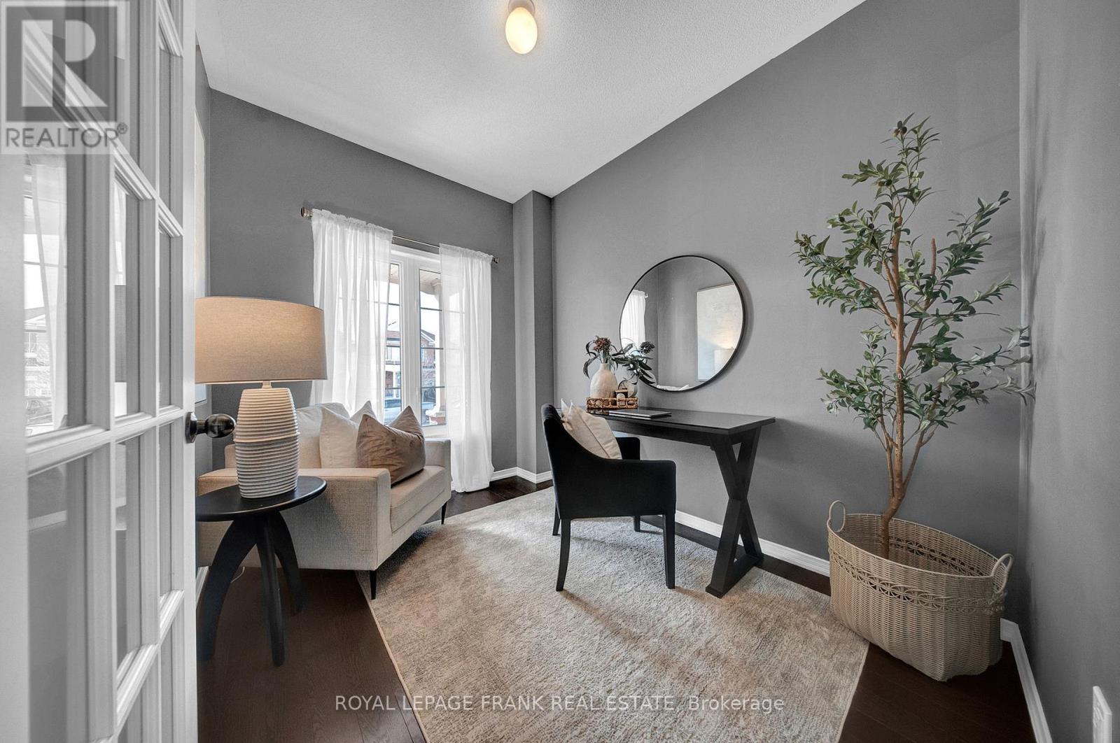 












19 JACK ROACH ST STREET

,
Clarington (Bowmanville),




Ontario
L1C0S8

