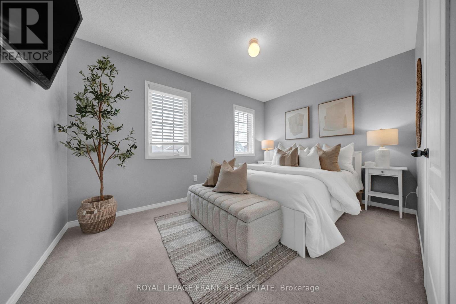 












19 JACK ROACH ST STREET

,
Clarington (Bowmanville),




Ontario
L1C0S8

