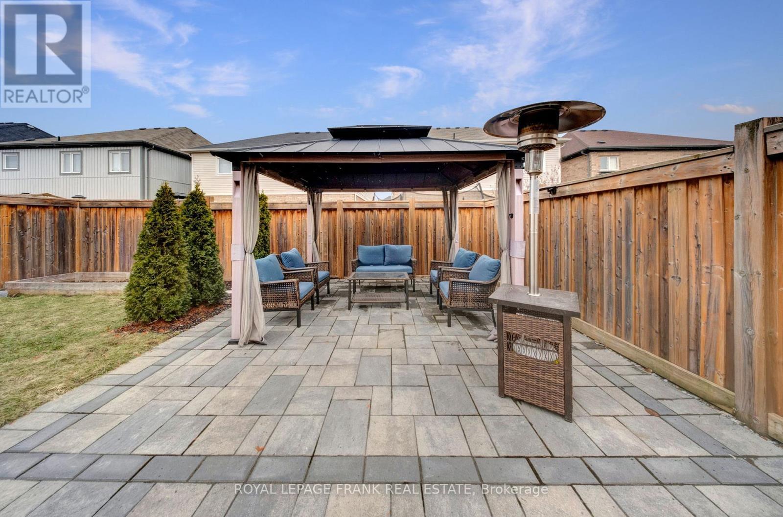 












19 JACK ROACH ST STREET

,
Clarington (Bowmanville),




Ontario
L1C0S8

