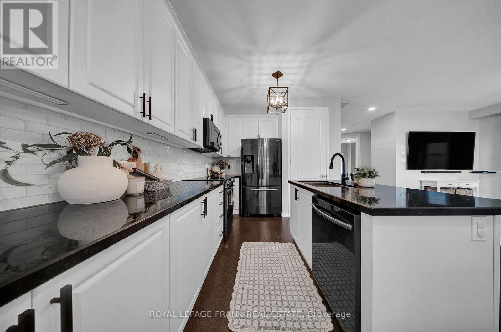 












19 JACK ROACH ST STREET

,
Clarington (Bowmanville),




Ontario
L1C0S8

