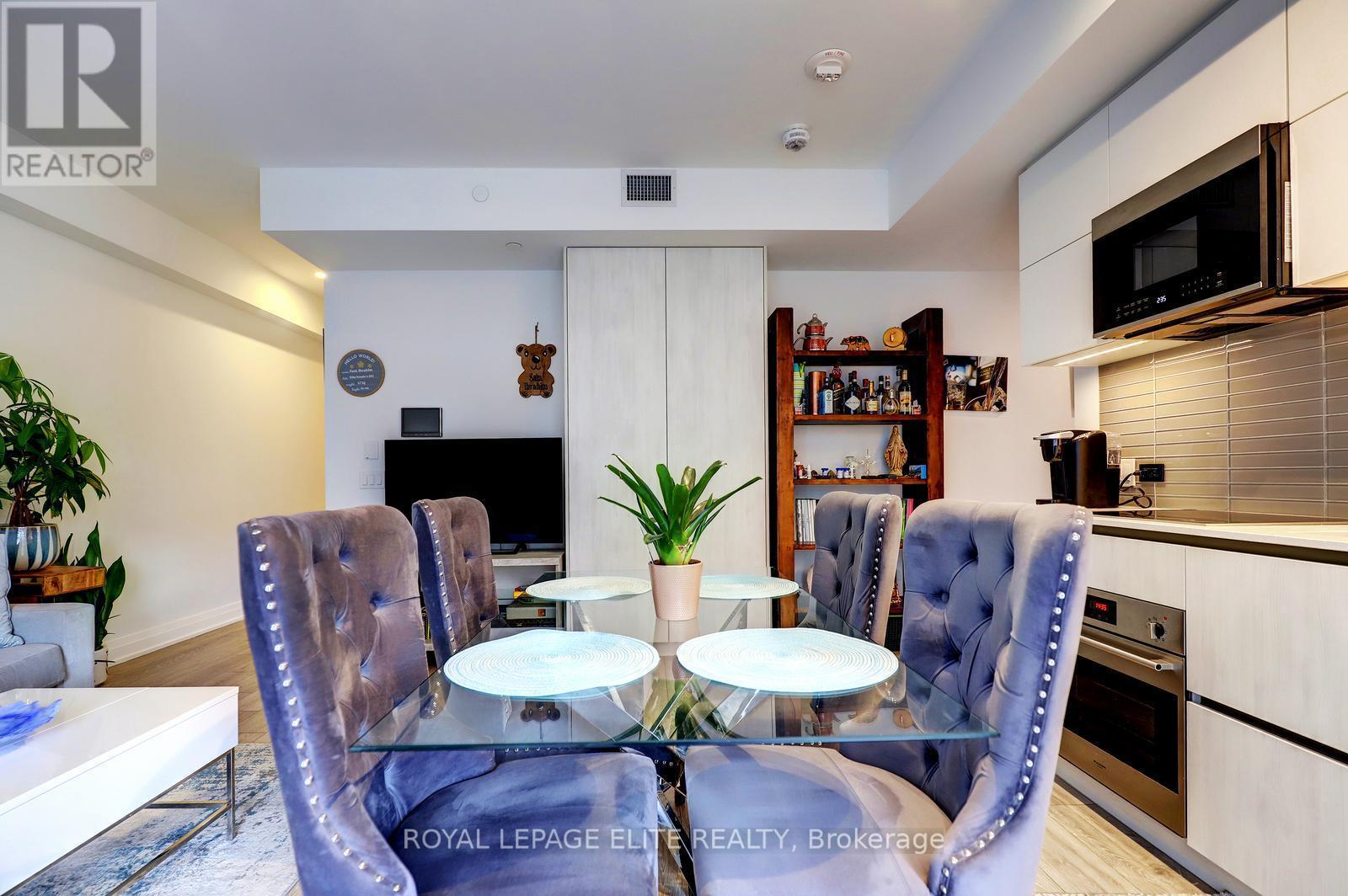 












318 - 21 PARK STREET E

,
Mississauga,




Ontario
L5G0C2

