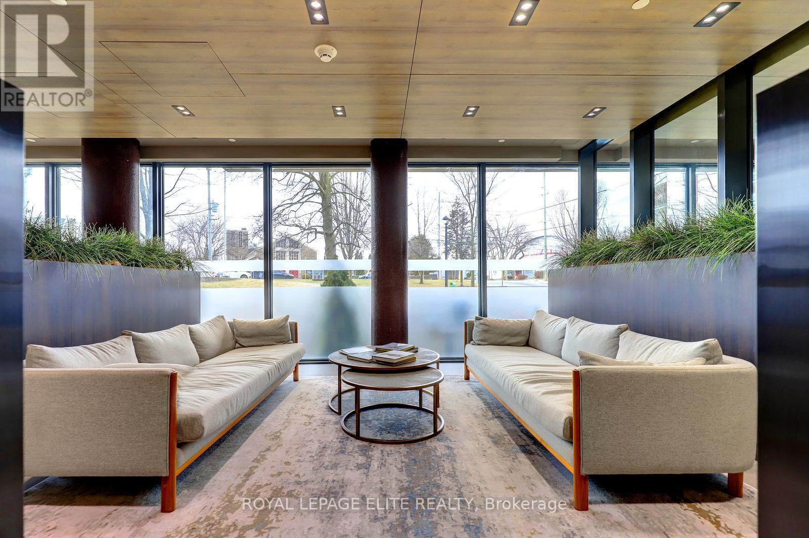 












318 - 21 PARK STREET E

,
Mississauga,




Ontario
L5G0C2

