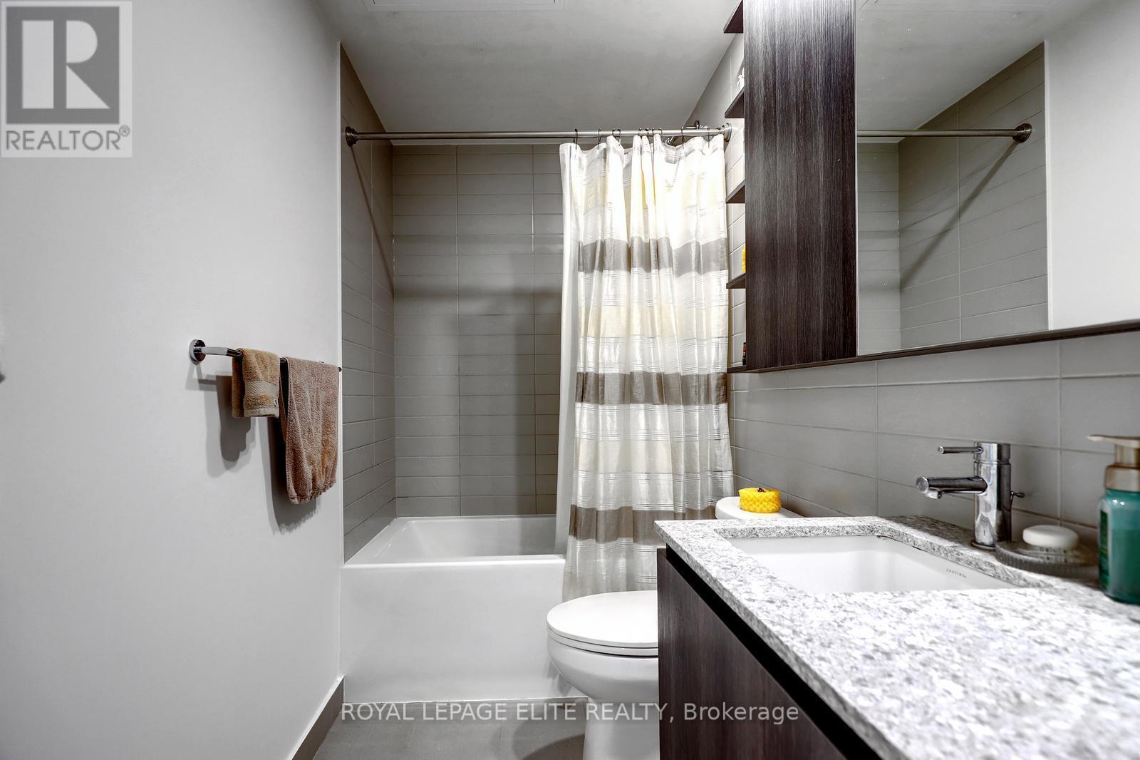 












318 - 21 PARK STREET E

,
Mississauga,




Ontario
L5G0C2

