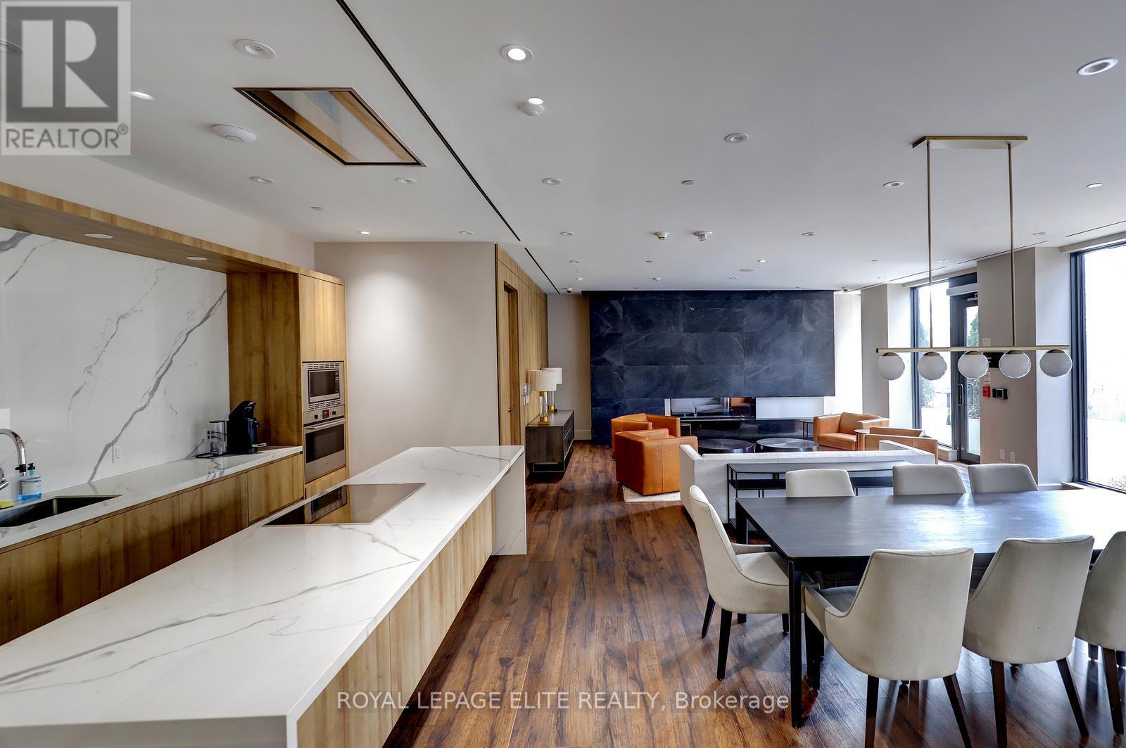 












318 - 21 PARK STREET E

,
Mississauga,




Ontario
L5G0C2

