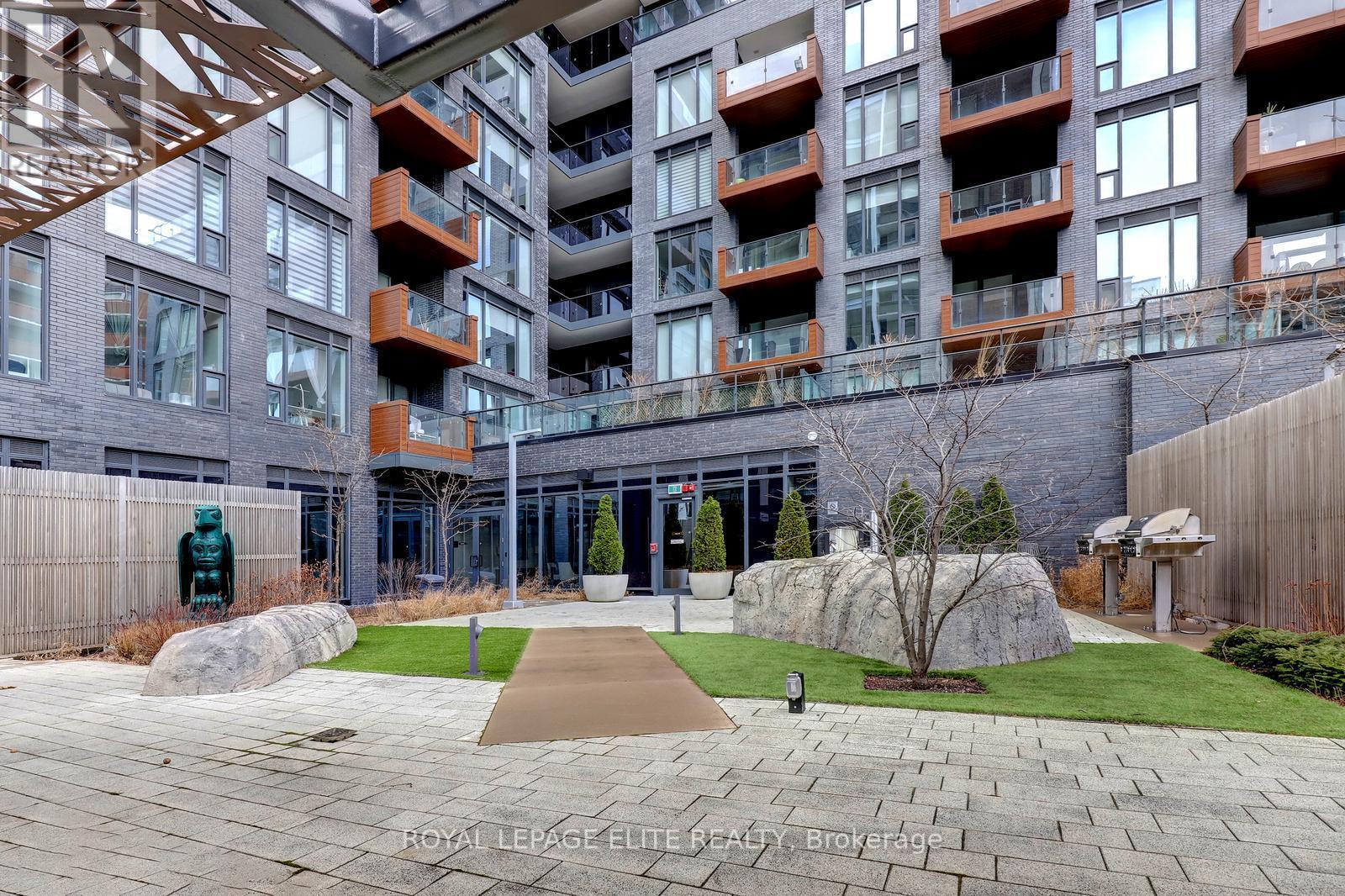 












318 - 21 PARK STREET E

,
Mississauga,




Ontario
L5G0C2

