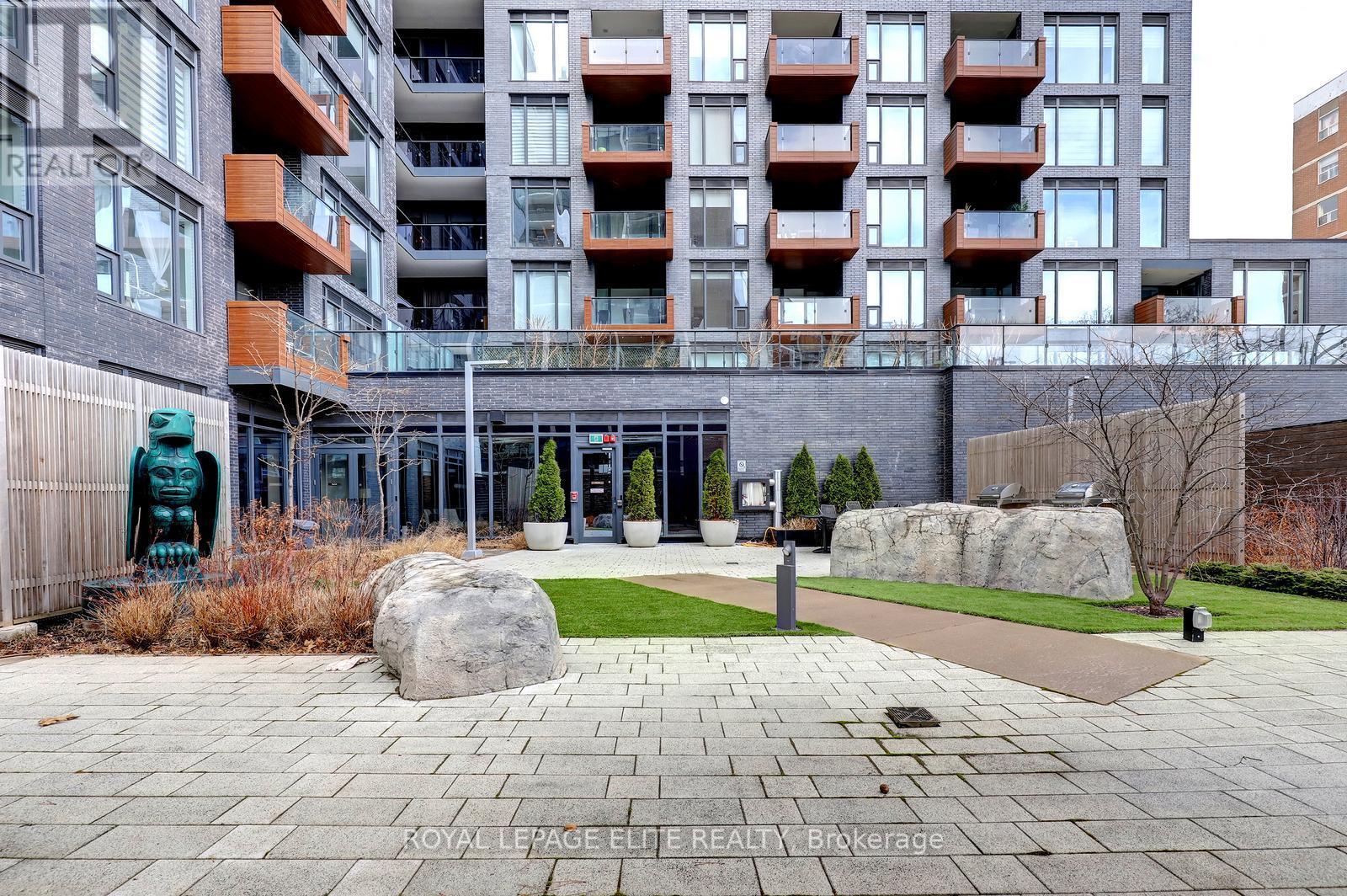 












318 - 21 PARK STREET E

,
Mississauga,




Ontario
L5G0C2

