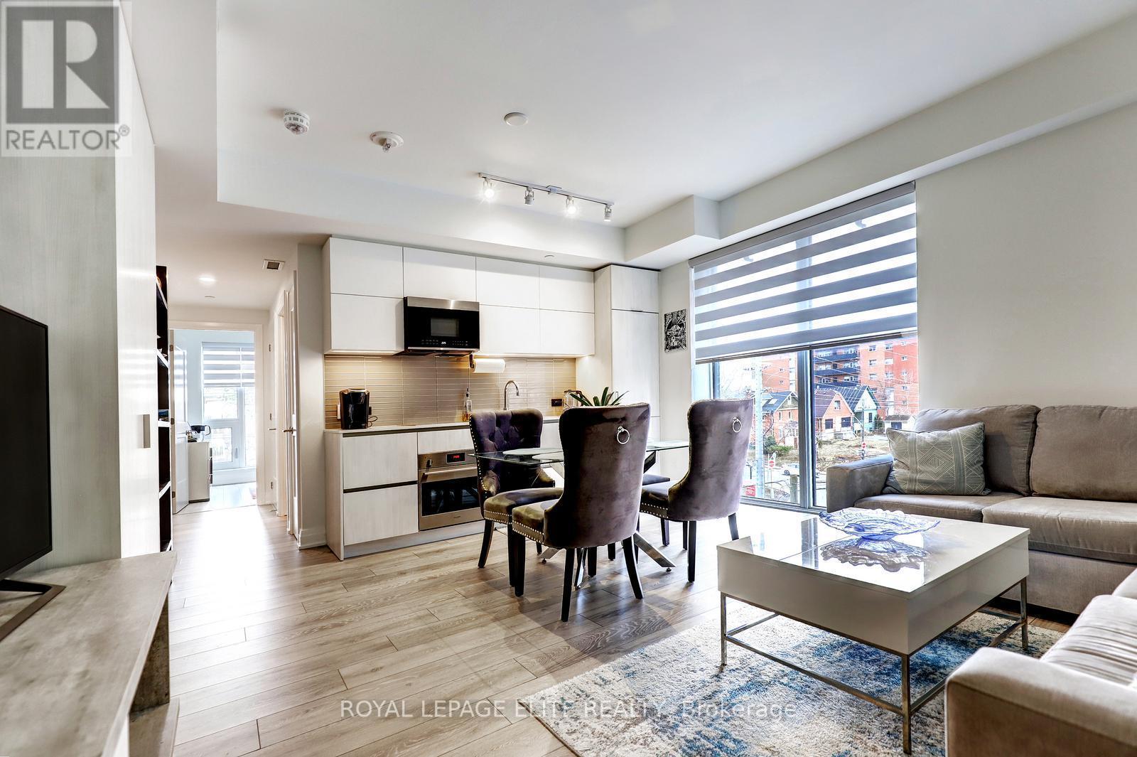 












318 - 21 PARK STREET E

,
Mississauga,




Ontario
L5G0C2

