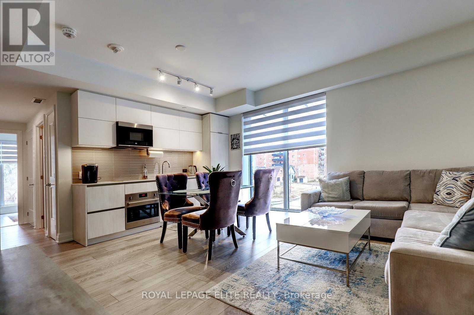 












318 - 21 PARK STREET E

,
Mississauga,




Ontario
L5G0C2

