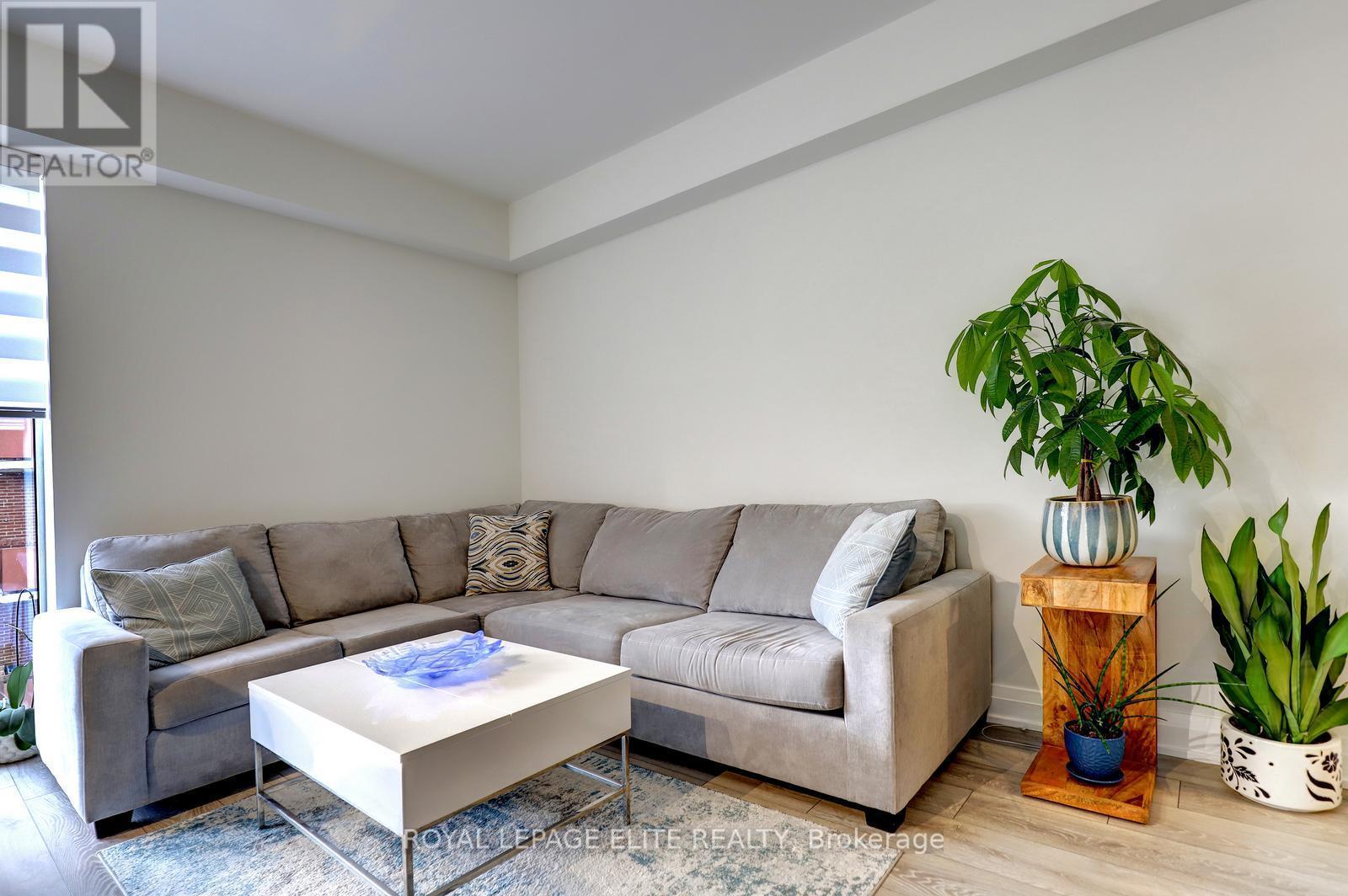 












318 - 21 PARK STREET E

,
Mississauga,




Ontario
L5G0C2

