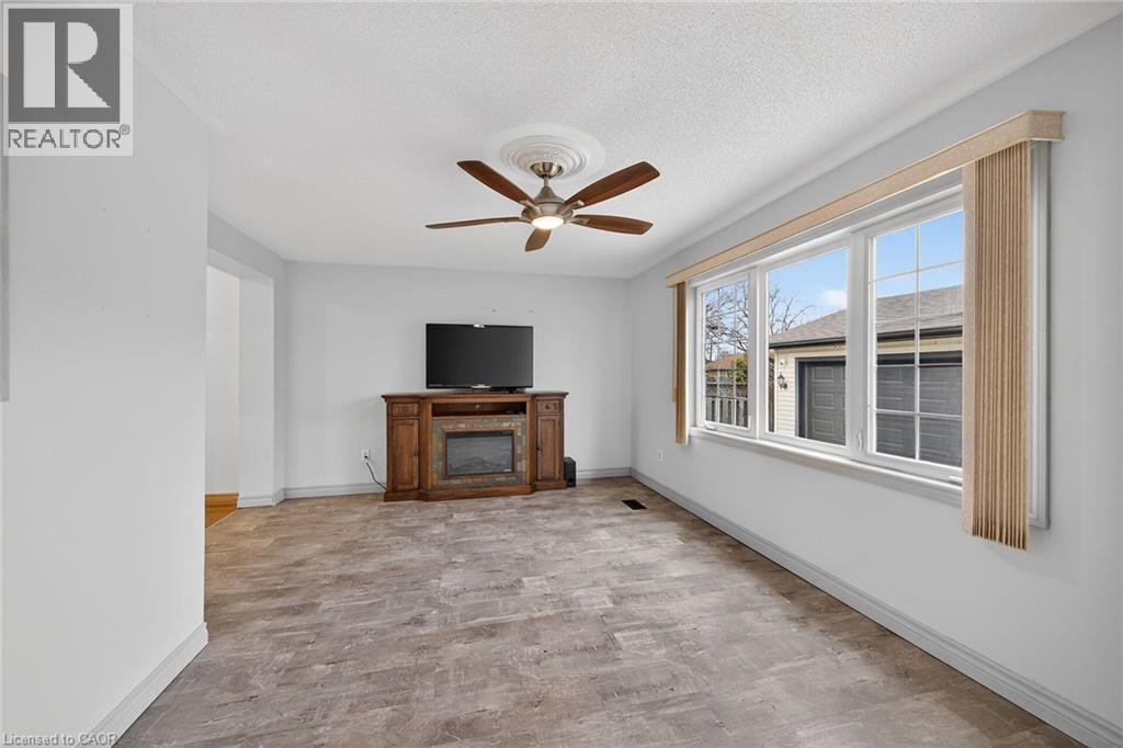 












19 BURFIELD Avenue

,
Hamilton,




Ontario
L8T2J8

