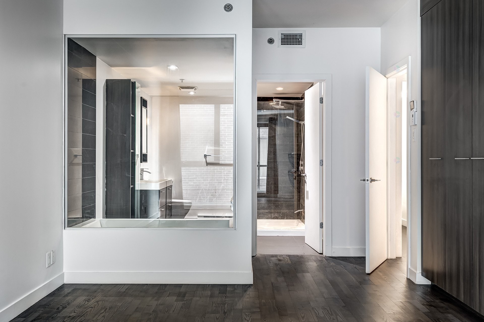 









905


Av. Plymouth

, 312,
Mont-Royal,




QC
H4P1B2

