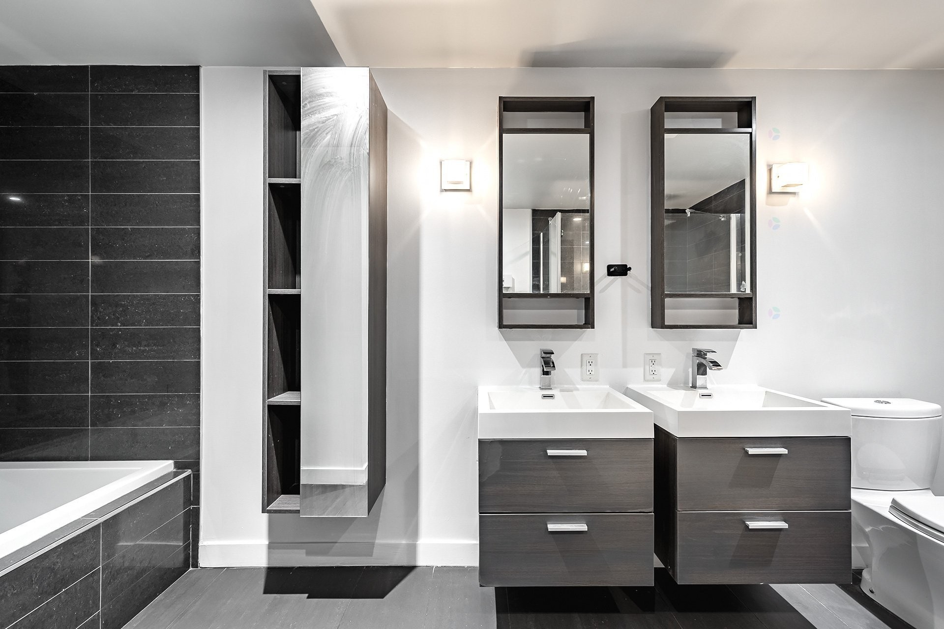 









905


Av. Plymouth

, 312,
Mont-Royal,




QC
H4P1B2

