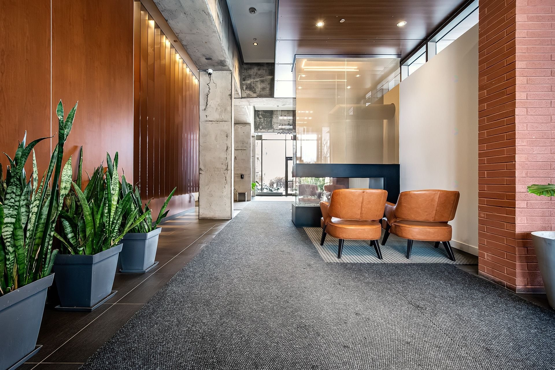 









905


Av. Plymouth

, 312,
Mont-Royal,




QC
H4P1B2

