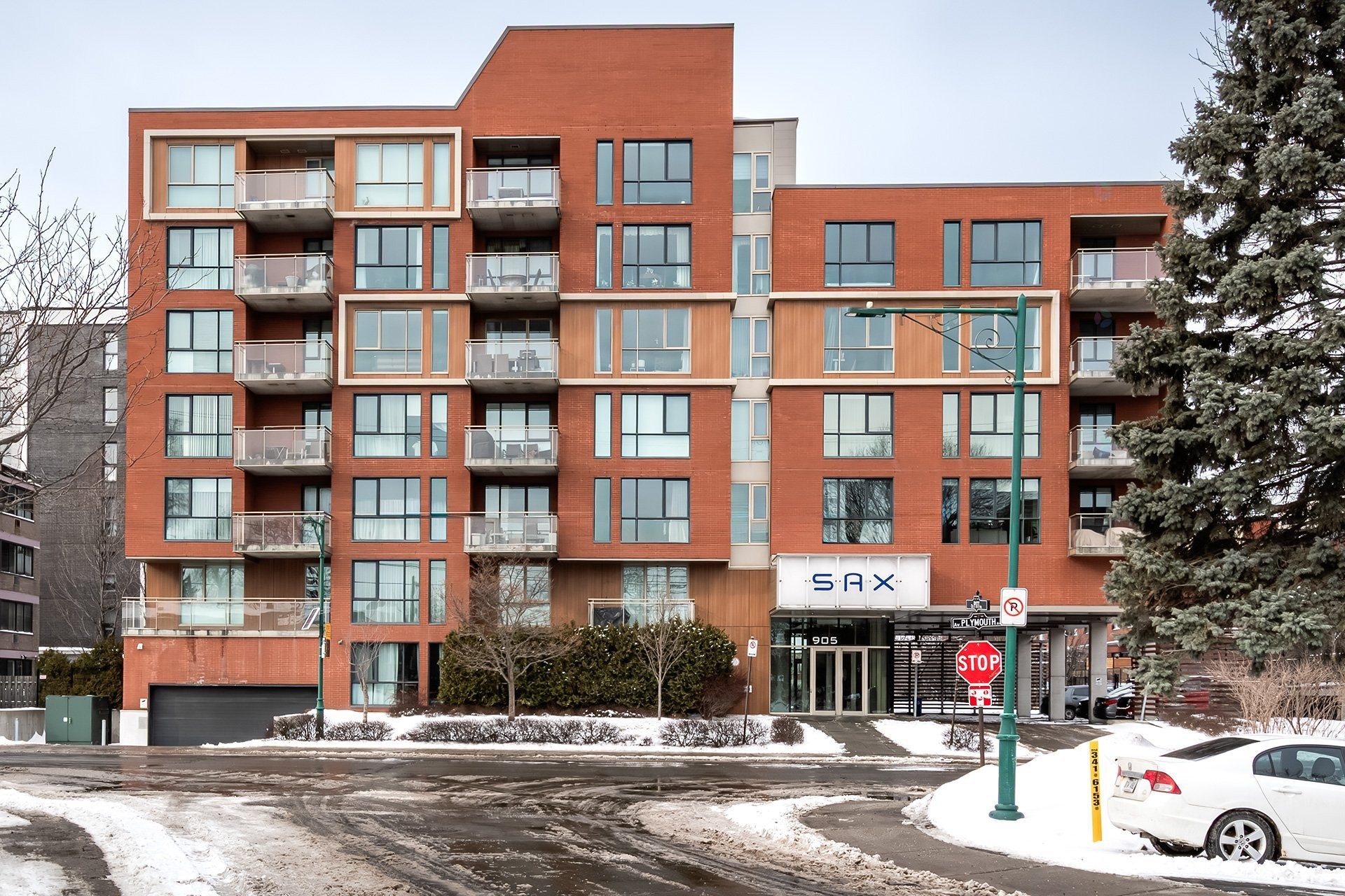 









905


Av. Plymouth

, 312,
Mont-Royal,




QC
H4P1B2

