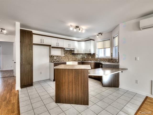 









635


Rue de Bristol

, 102,
Saint-Jean-sur-Richelieu,




QC
J3A1V2

