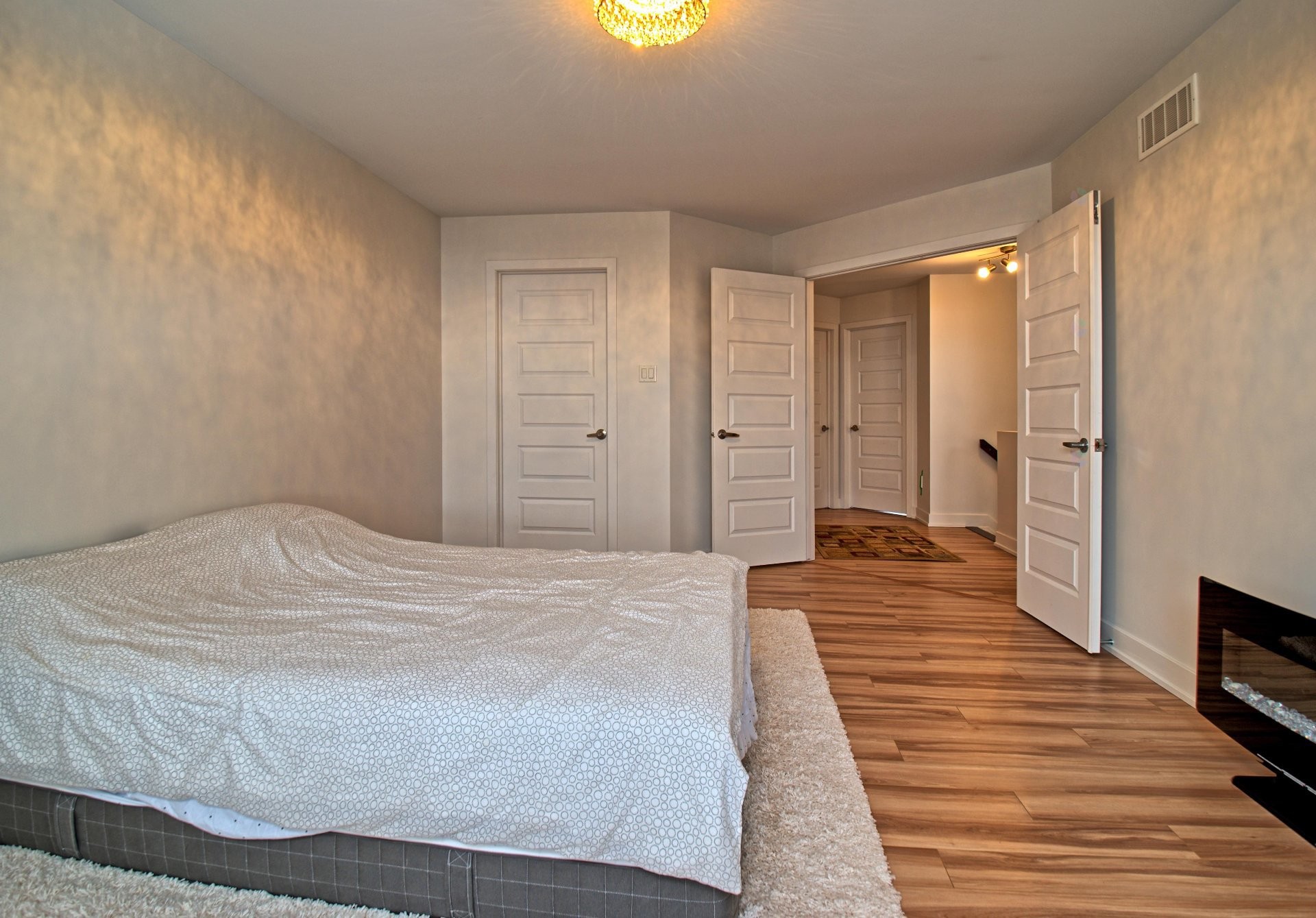 









166


Rue de la Spartan

,
Gatineau (Aylmer),




QC
J9J1K6

