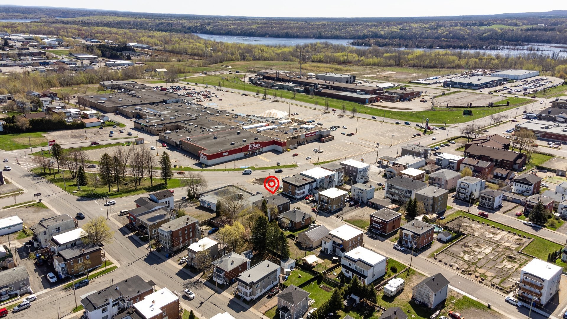 









2763

 - 2775


Av. St-Alexis

,
Shawinigan,




QC
G9N2Z6

