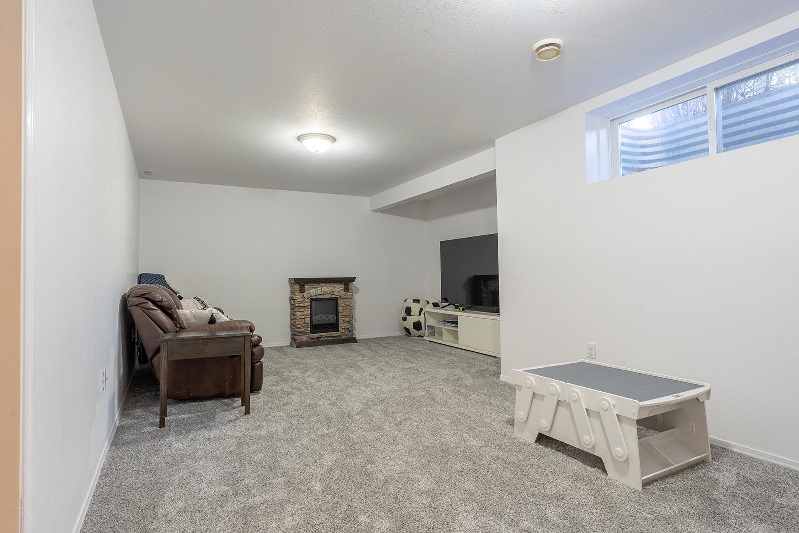 









133


Wyndham

Crescent, 131,
Kelowna,




BC
V1V 1Y8

