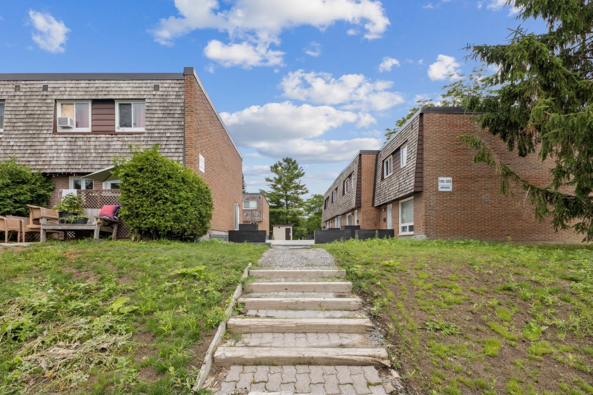 









117


Rue du Ravin-Bleu

,
Gatineau (Hull),




QC
J8Z1X7

