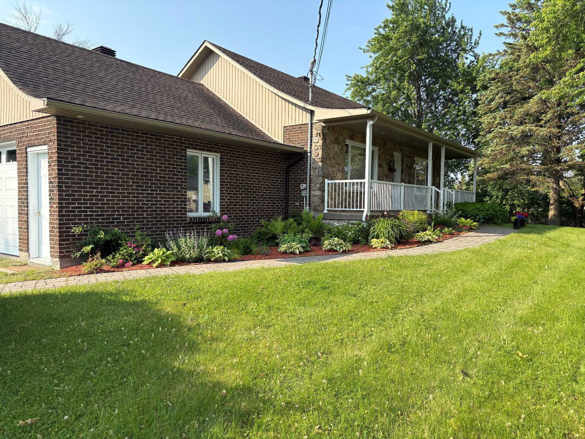 









225


Rue Ste-Catherine

,
Saint-Polycarpe,




QC
J0P1X0

