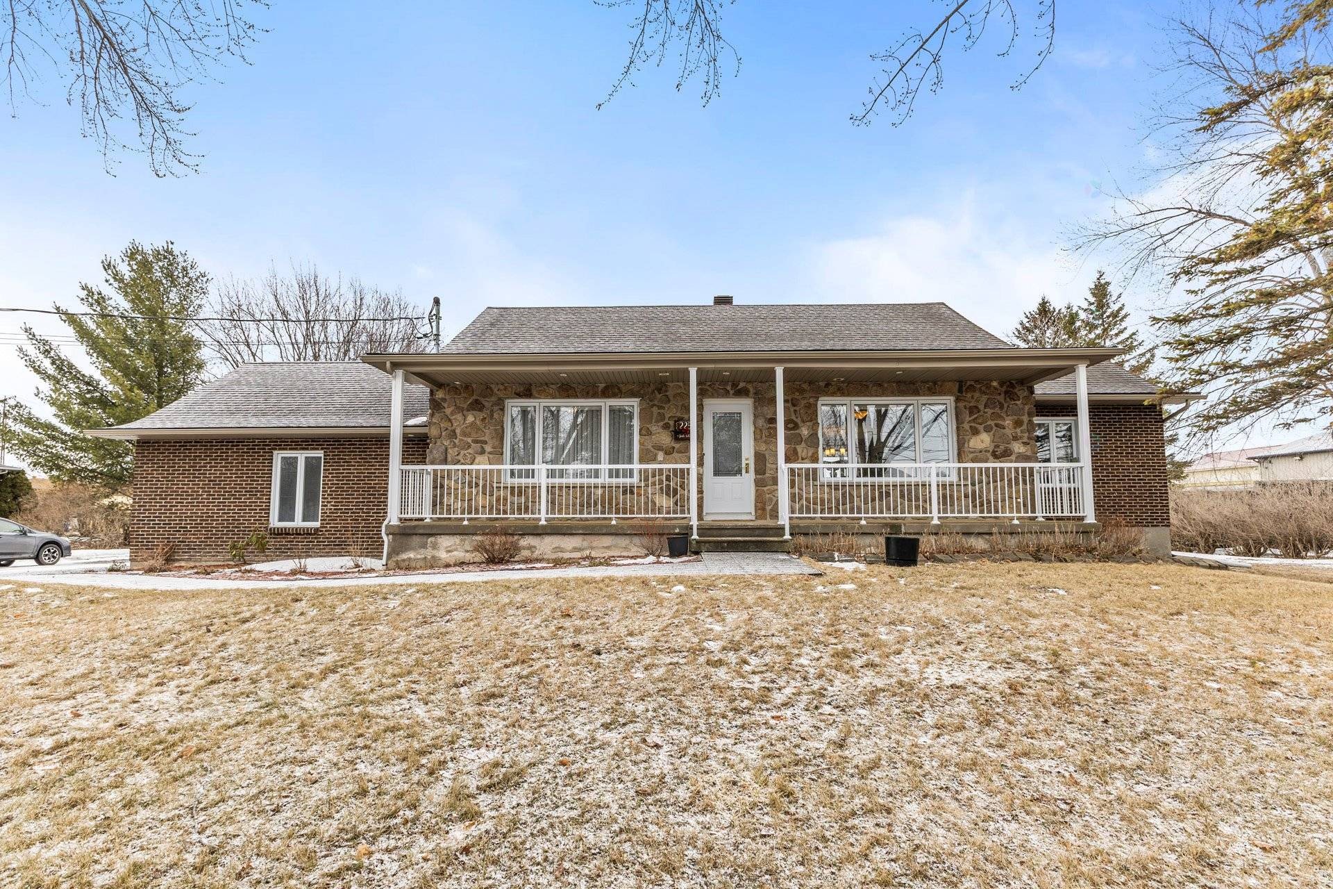 









225


Rue Ste-Catherine

,
Saint-Polycarpe,




QC
J0P1X0

