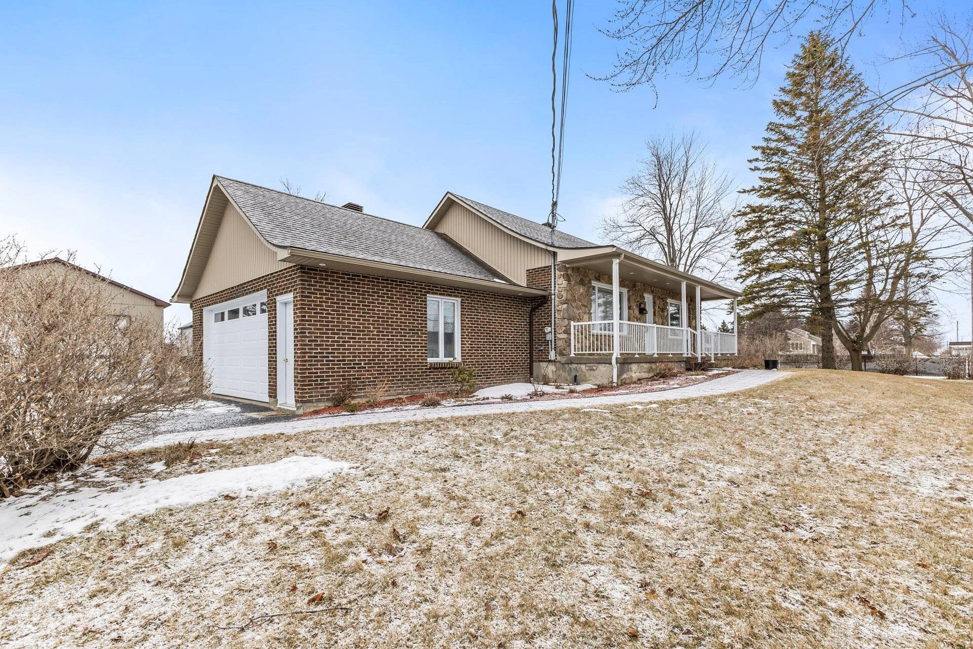 









225


Rue Ste-Catherine

,
Saint-Polycarpe,




QC
J0P1X0

