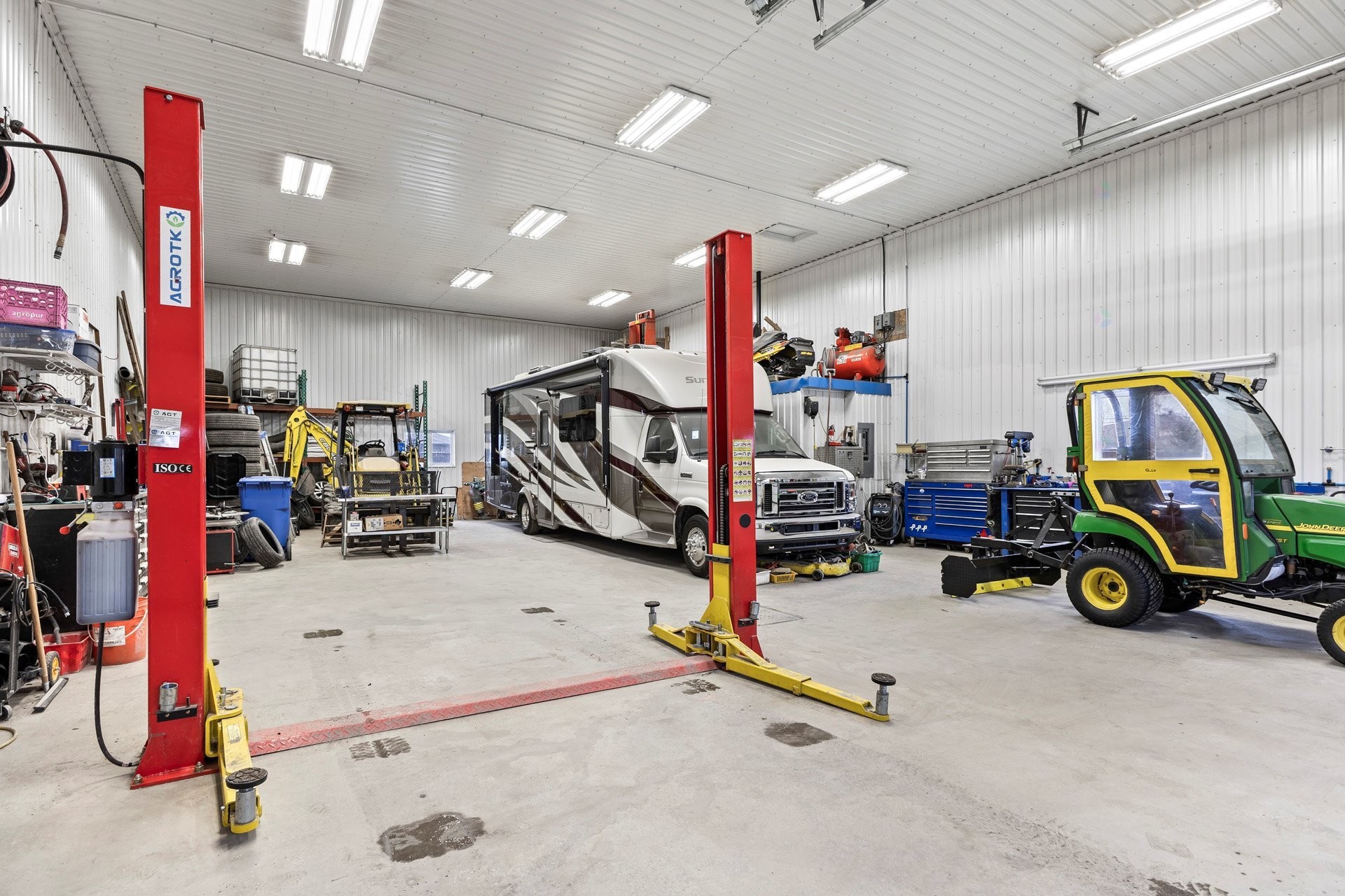 









225


Rue Ste-Catherine

,
Saint-Polycarpe,




QC
J0P1X0

