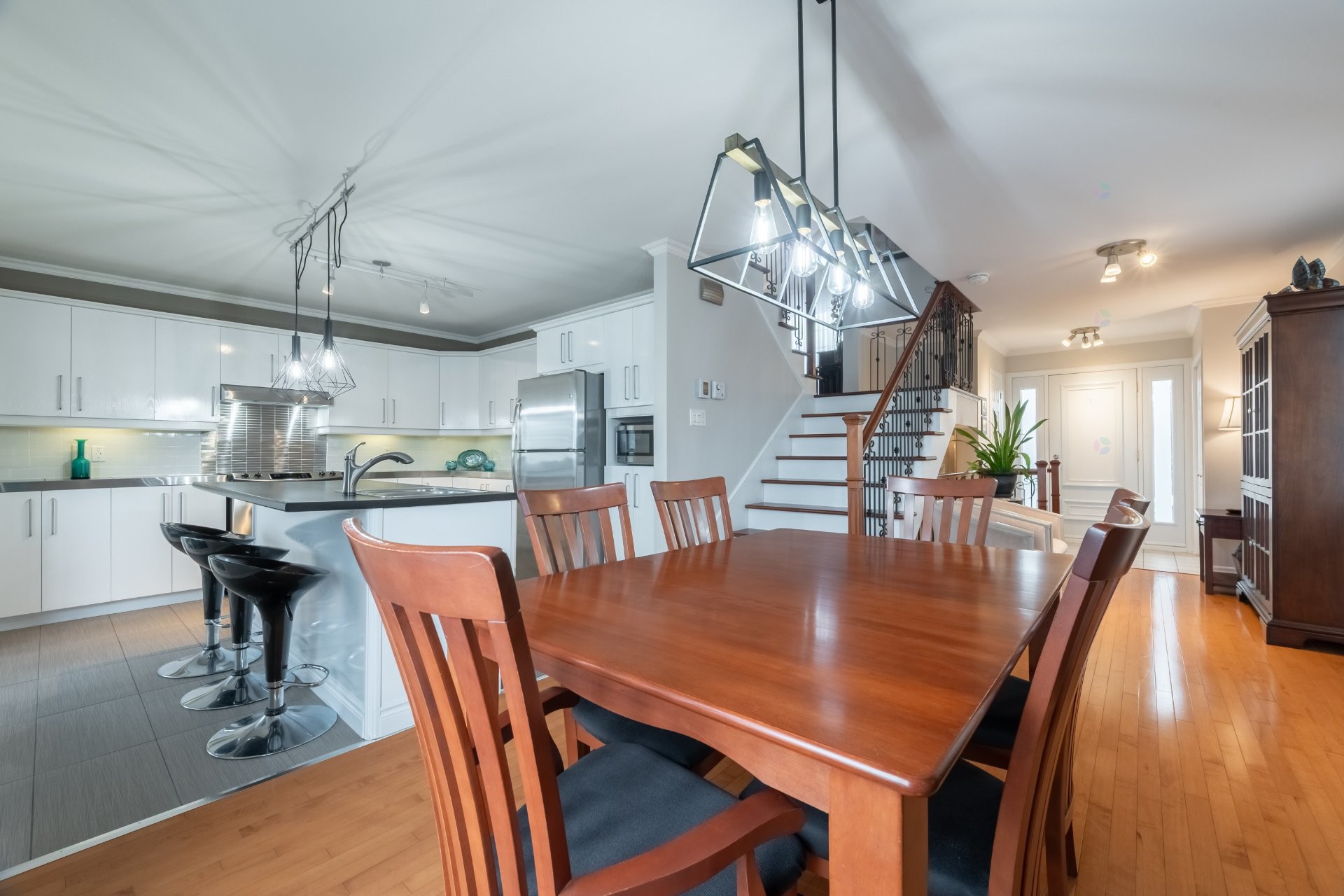 









466


Rue de la Tramontane

,
Saint-Jean-sur-Richelieu,




QC
J2W2V2

