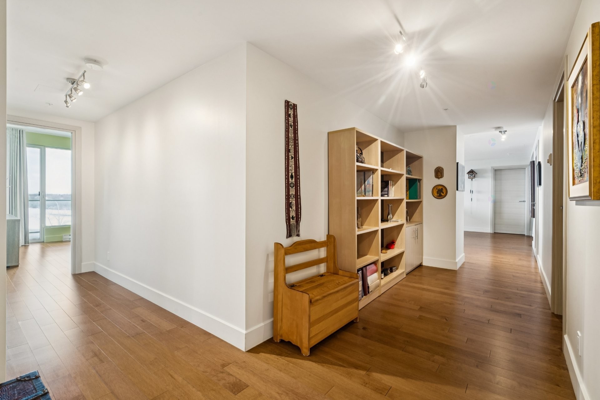 









9


Boul. des Prairies

, 503A,
Laval (Pont-Viau),




QC
H7N0E6


