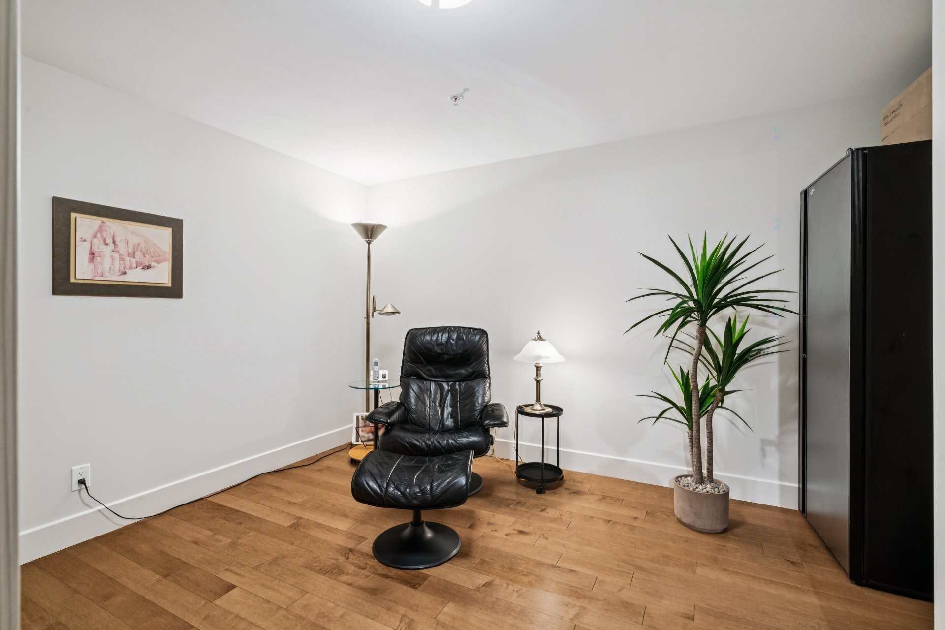 









9


Boul. des Prairies

, 503A,
Laval (Pont-Viau),




QC
H7N0E6

