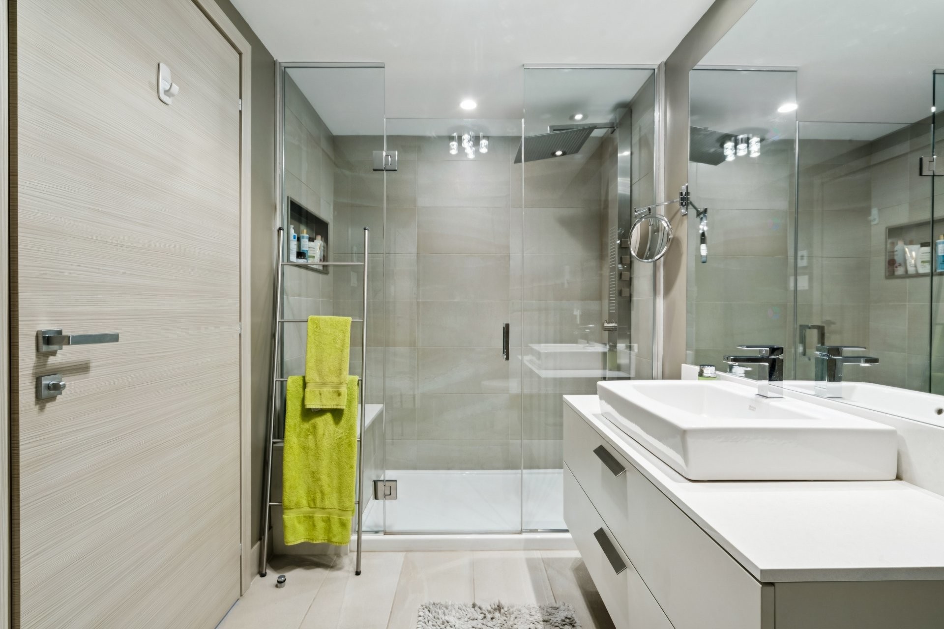 









9


Boul. des Prairies

, 503A,
Laval (Pont-Viau),




QC
H7N0E6

