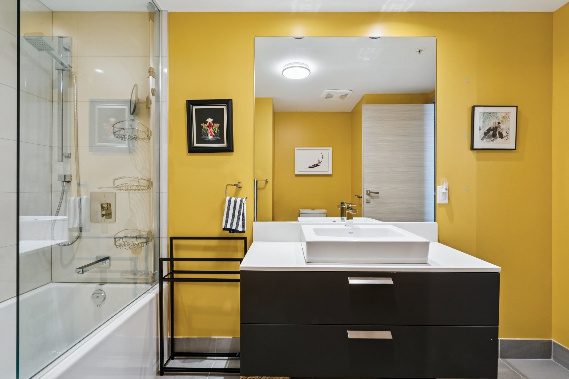









9


Boul. des Prairies

, 503A,
Laval (Pont-Viau),




QC
H7N0E6

