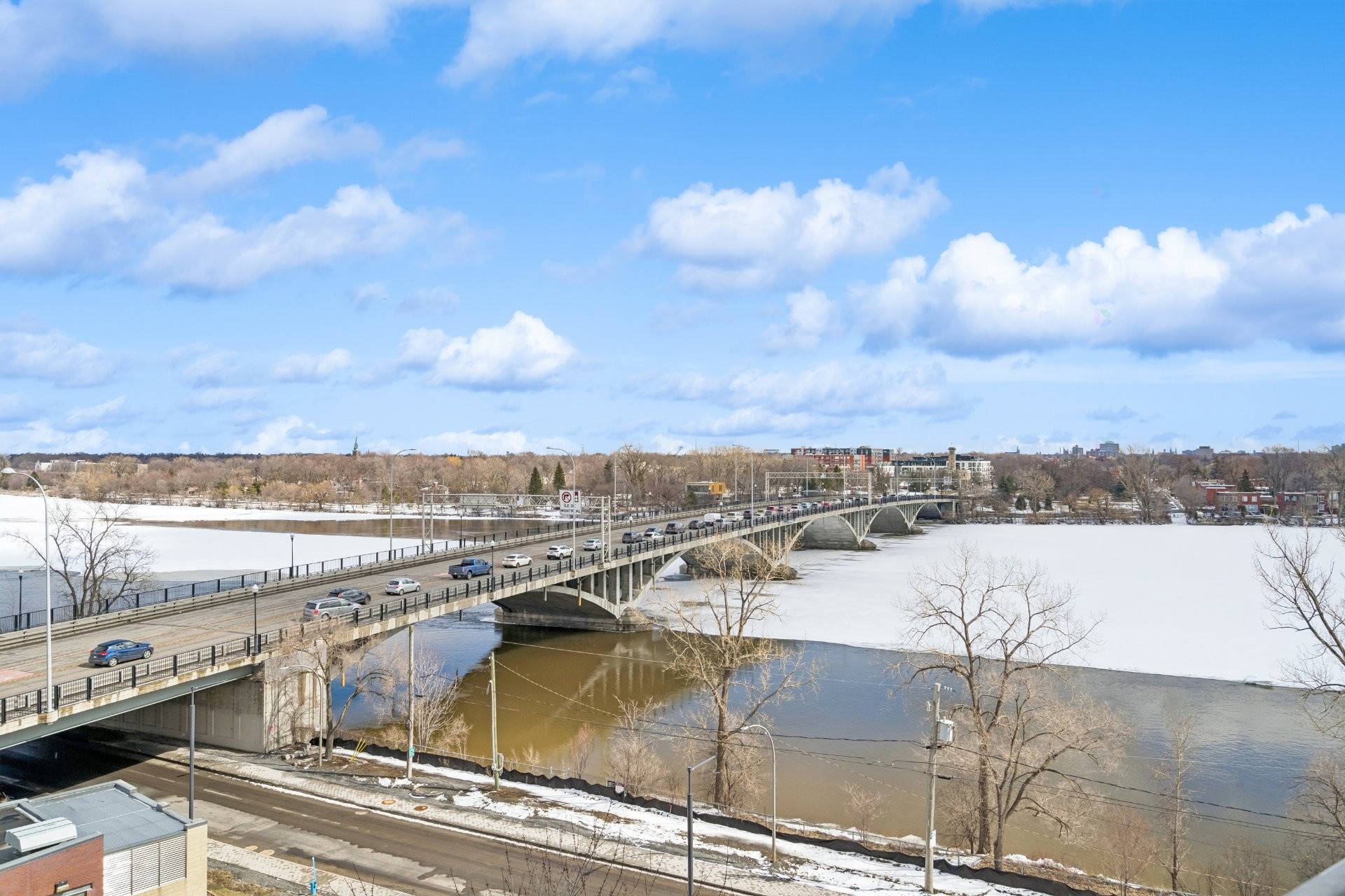 









9


Boul. des Prairies

, 503A,
Laval (Pont-Viau),




QC
H7N0E6


