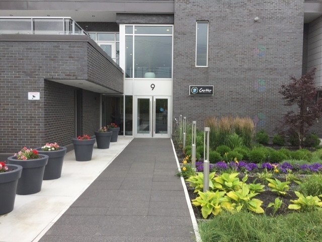 









9


Boul. des Prairies

, 503A,
Laval (Pont-Viau),




QC
H7N0E6

