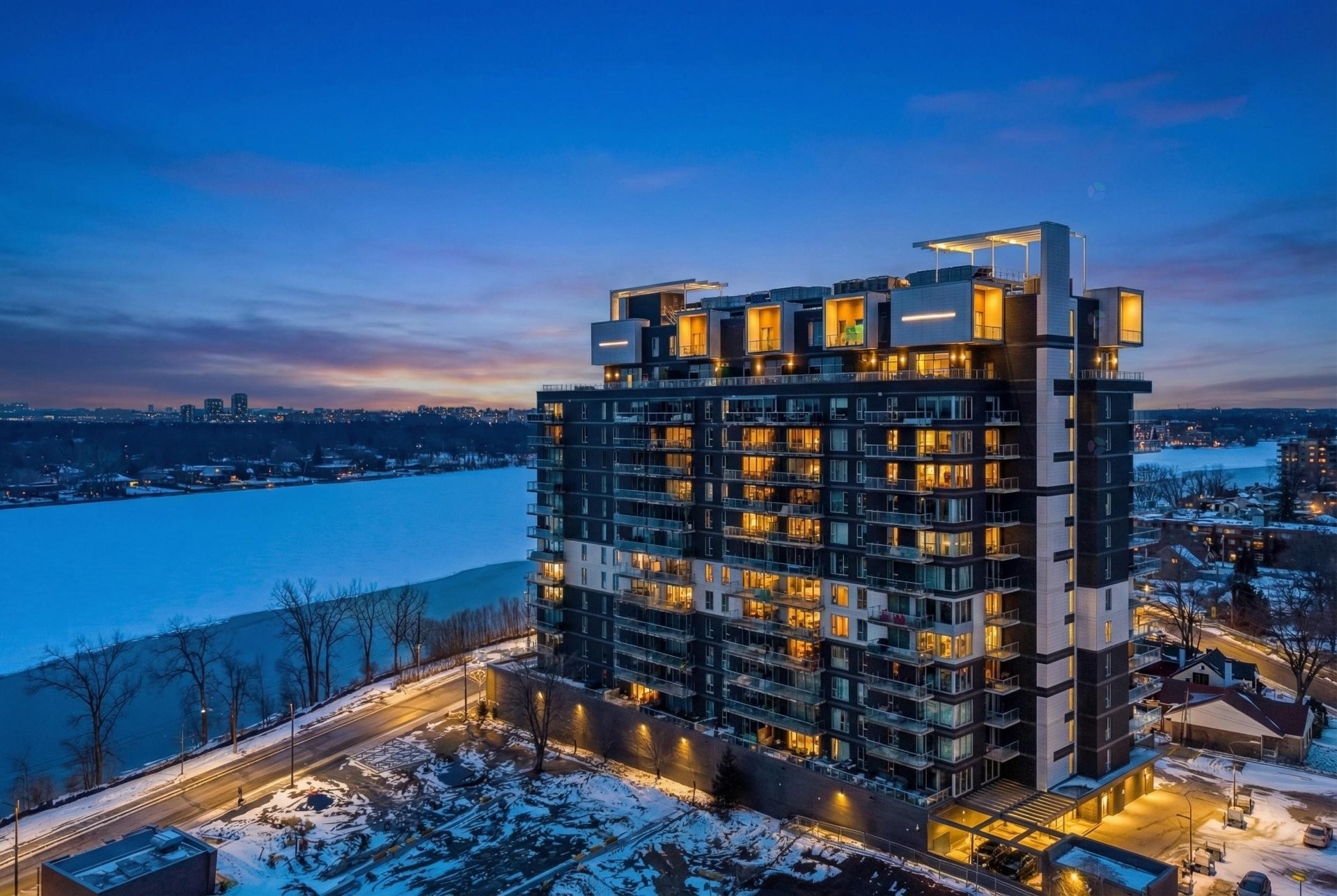









9


Boul. des Prairies

, 503A,
Laval (Pont-Viau),




QC
H7N0E6

