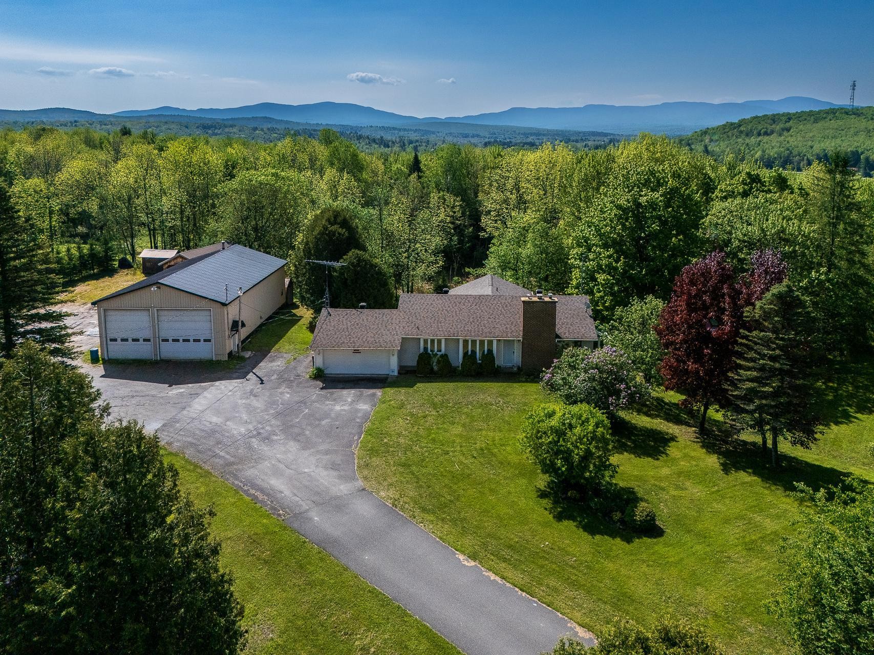 









24


Ch. Frizzle

,
Lac-Brome,




QC
J0E1V0

