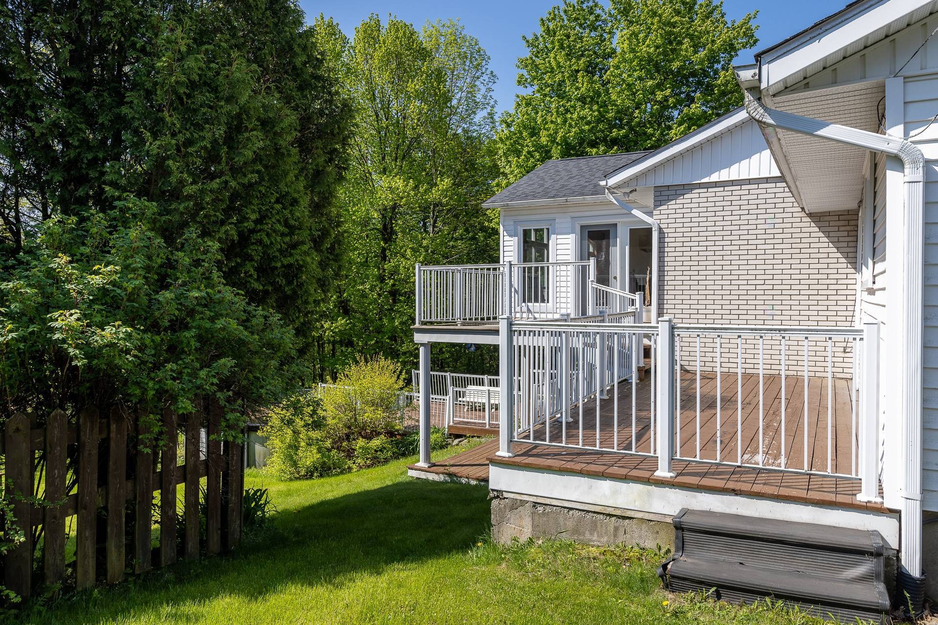









24


Ch. Frizzle

,
Lac-Brome,




QC
J0E1V0

