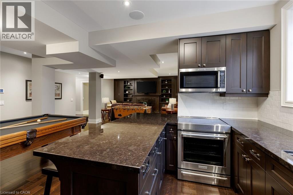 












68 ANNSLEYWOOD Court

,
Kleinburg,




Ontario
L4H4G6

