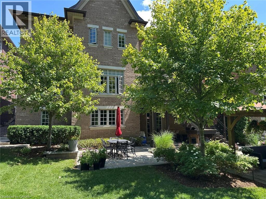 












68 ANNSLEYWOOD Court

,
Kleinburg,




Ontario
L4H4G6


