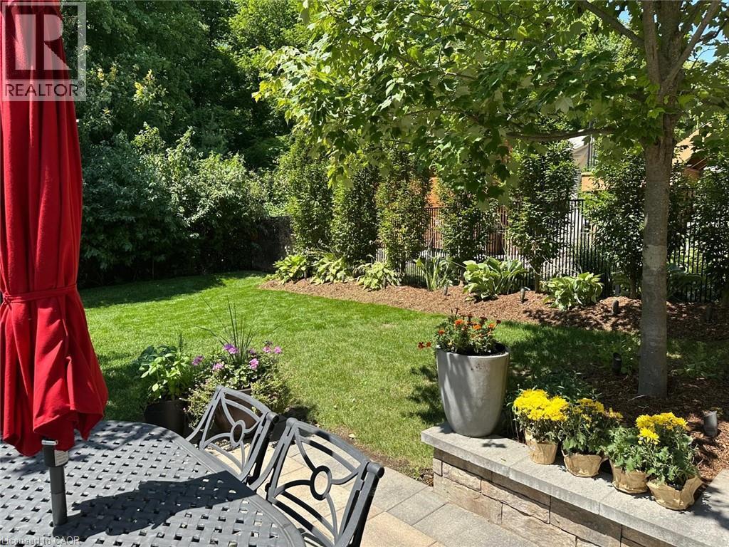 












68 ANNSLEYWOOD Court

,
Kleinburg,




Ontario
L4H4G6

