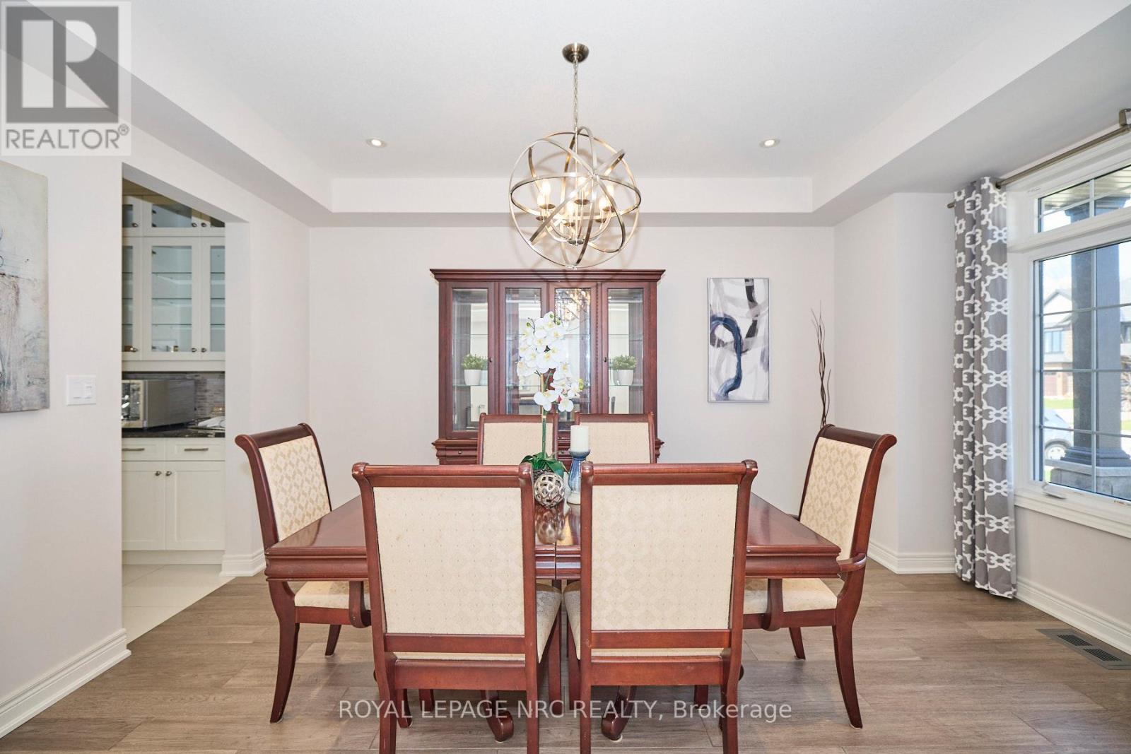 












9324 MADISON CRESCENT

,
Niagara Falls (Forestview),




Ontario
L2H0M3

