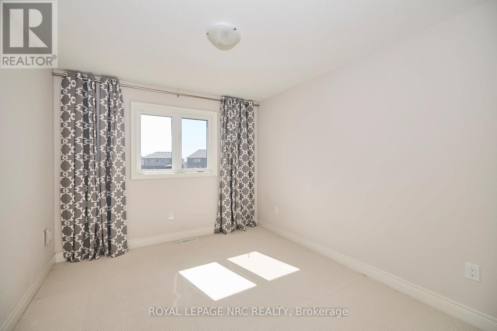 












9324 MADISON CRESCENT

,
Niagara Falls (Forestview),




Ontario
L2H0M3

