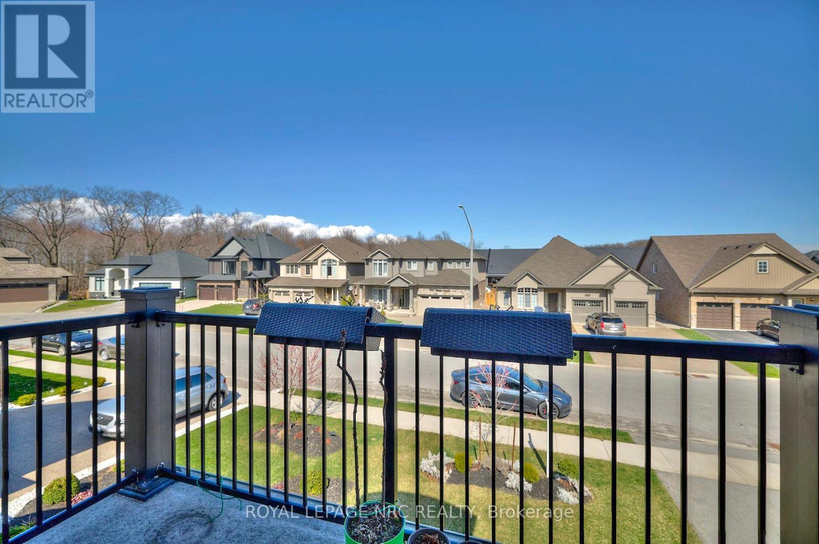 












9324 MADISON CRESCENT

,
Niagara Falls (Forestview),




Ontario
L2H0M3

