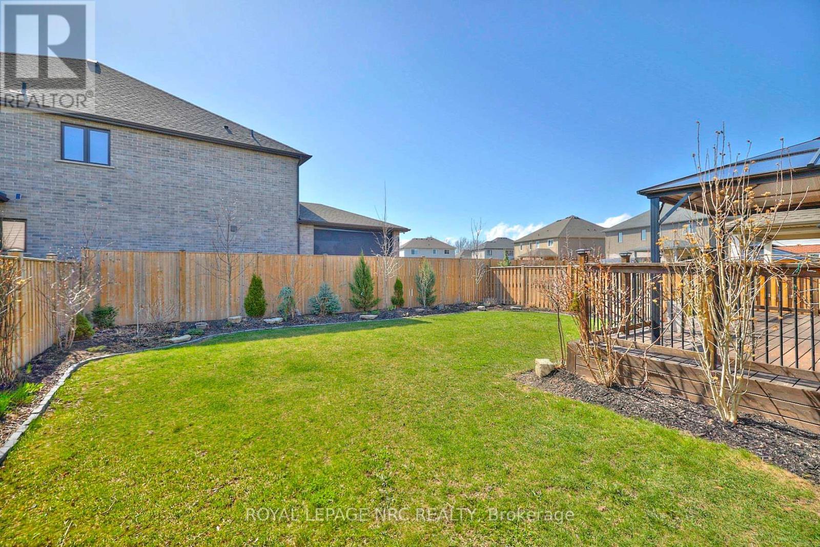 












9324 MADISON CRESCENT

,
Niagara Falls (Forestview),




Ontario
L2H0M3

