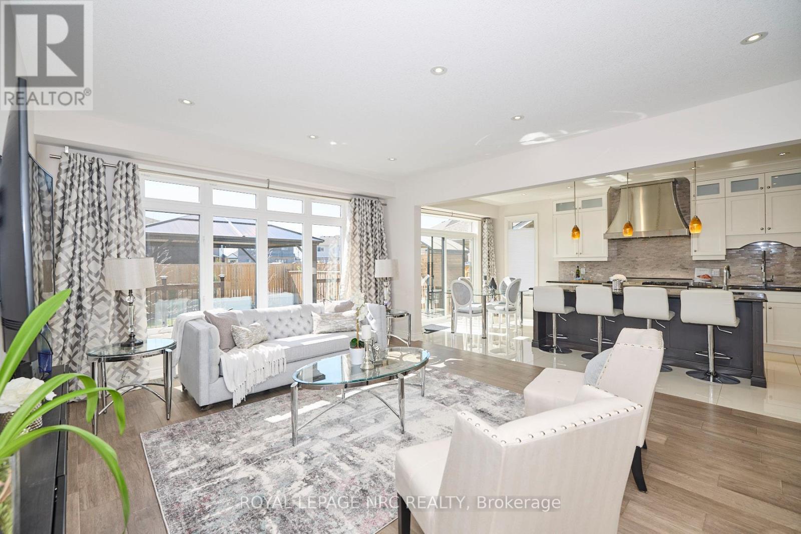 












9324 MADISON CRESCENT

,
Niagara Falls (Forestview),




Ontario
L2H0M3

